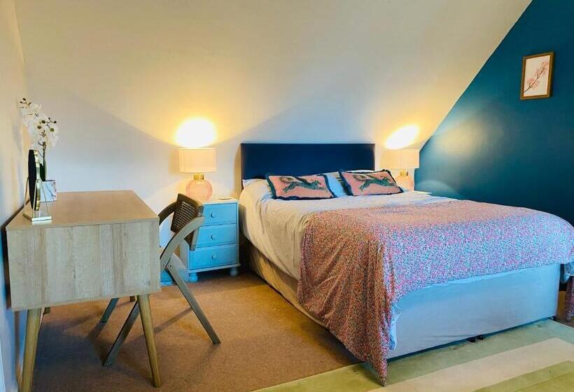 Номер Стандарт Вид на Парк, Number 2, Spacious Rooms, Near Ironbridge!
