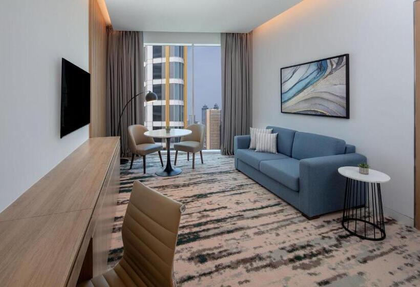 سوئیت با چشم‌انداز, Holiday Inn Dubai Business Bay, An Ihg