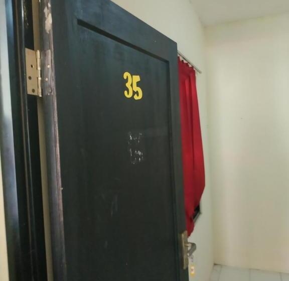 Номер Стандарт, Oyo Life 1875 Merah Putih Syariah