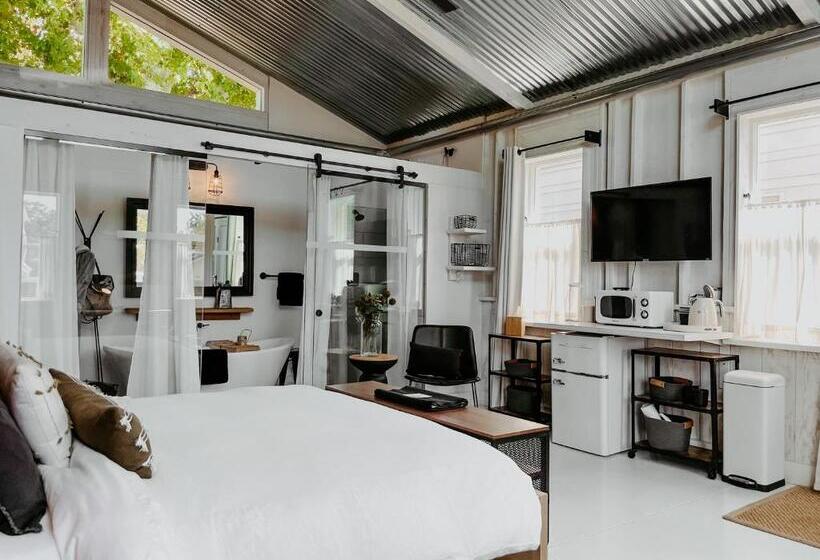 Студия Deluxe, Inn Santa Clara