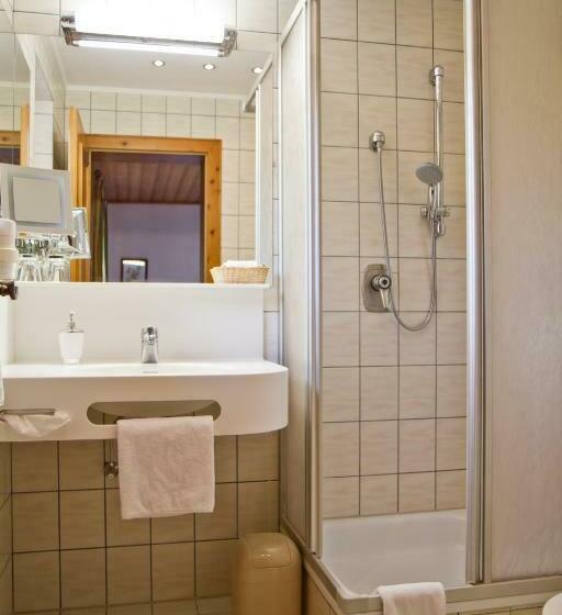 Номер Стандарт Вид на Озеро, Gasthof Hotel Bramosen