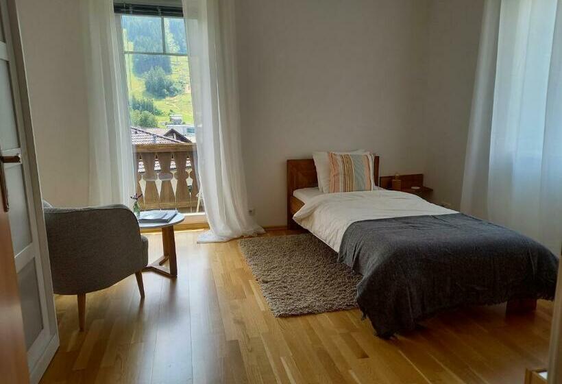 バルコニー付きシングルスタンダードルーム, Landhaus Semmering