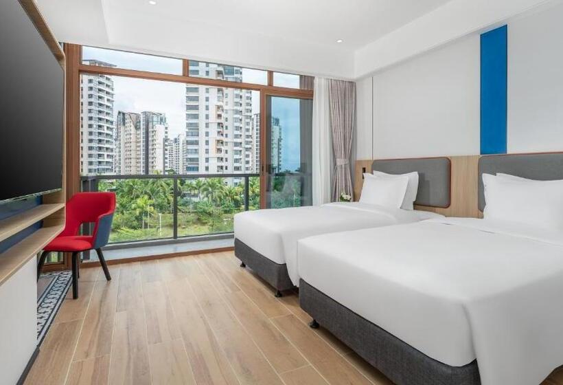 Номер Стандарт с Балконом, Holiday Inn Express Wenchang By Ihg