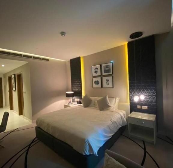 스탠다드 스튜디오, Suites   Damac Tower Riyadh