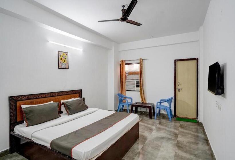 Трехместный Номер Классика, Oyo Flagship Omi Rooms