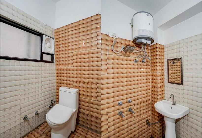 Трехместный Номер Классика, Oyo Flagship Omi Rooms