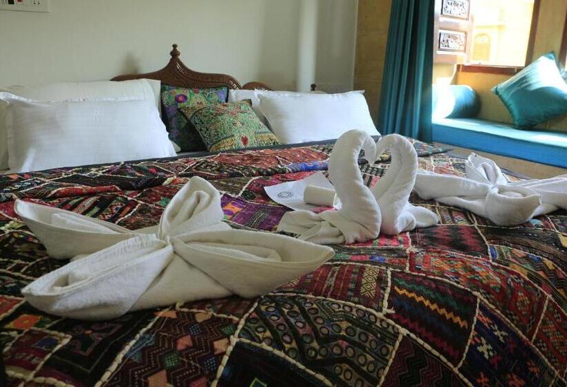 Номер Deluxe с Балконом, Blue Eye Hostel