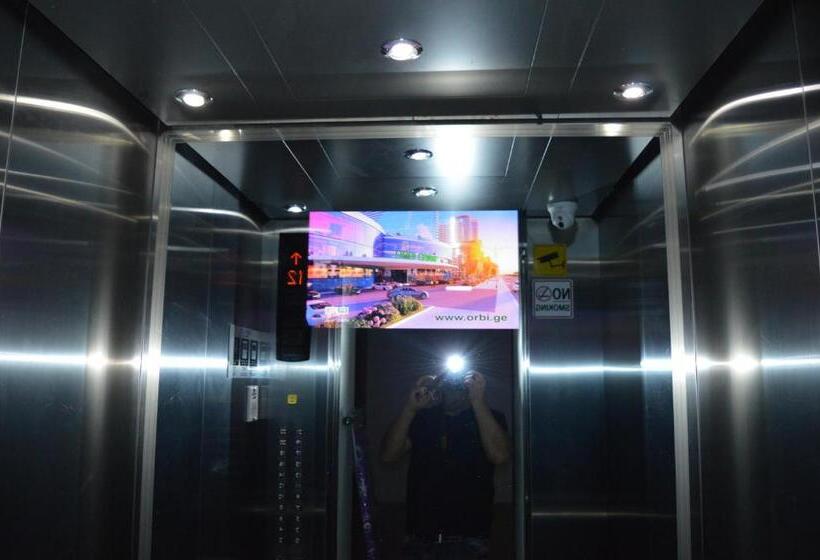 اتاق خانوادگی با چشم‌انداز دریا, Orbi Plaza