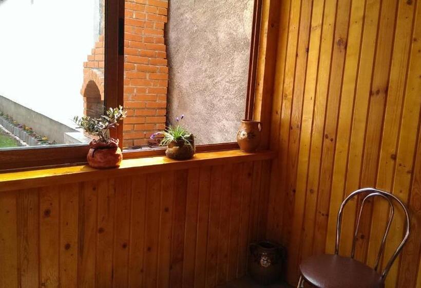 Номер Стандарт, Casa Piatra Craiului
