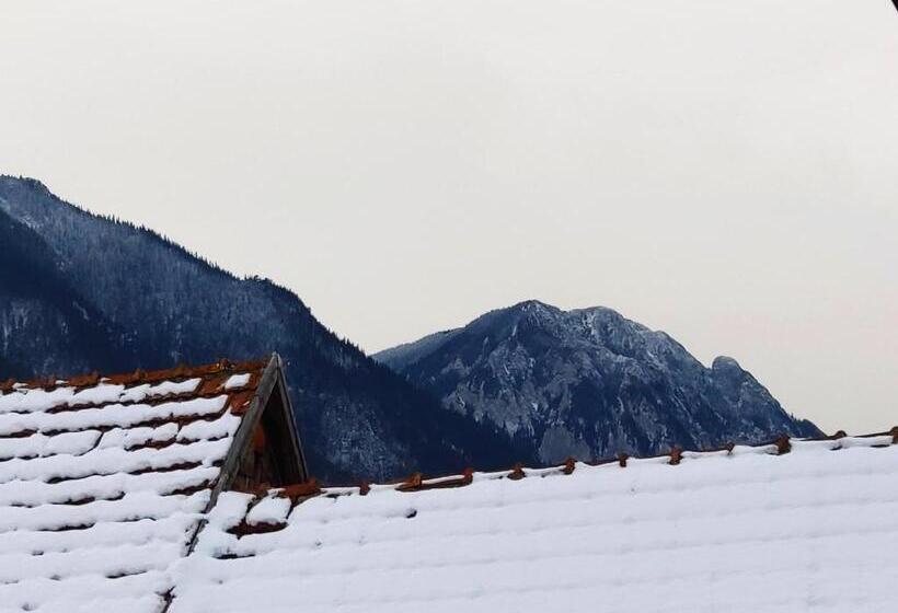 Номер Стандарт, Casa Piatra Craiului
