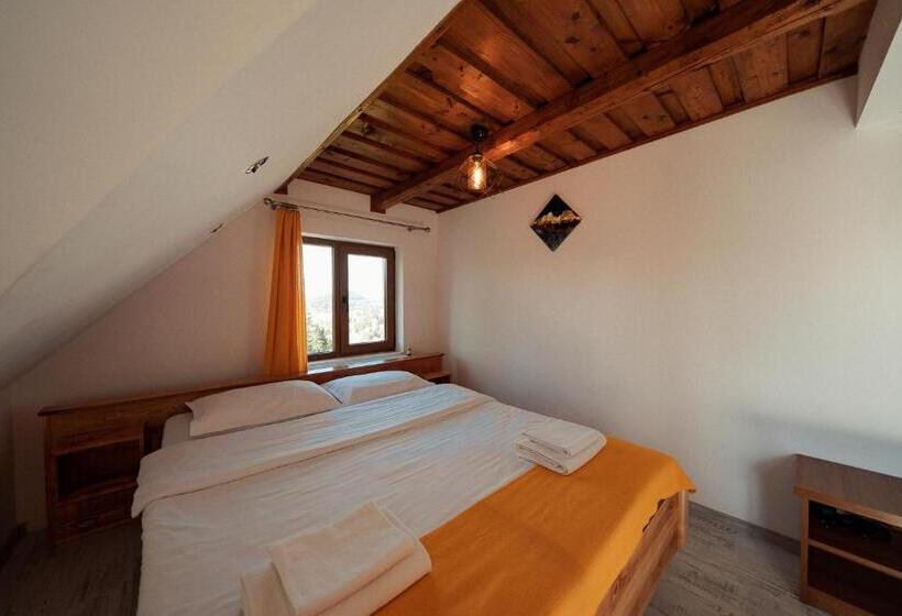 اتاق استاندارد با چشم‌انداز کوهستان, Tihuța Retreat