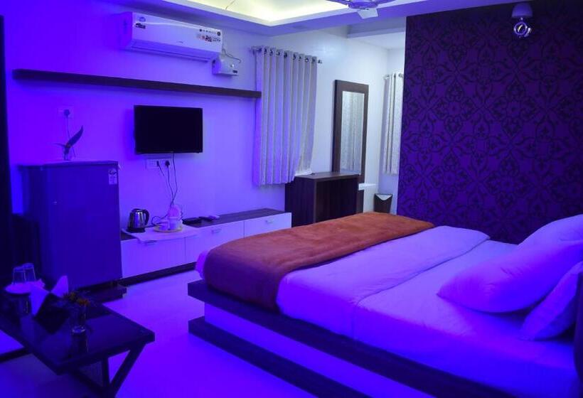 Полулюкс Вид на Сад, Vatika Inn