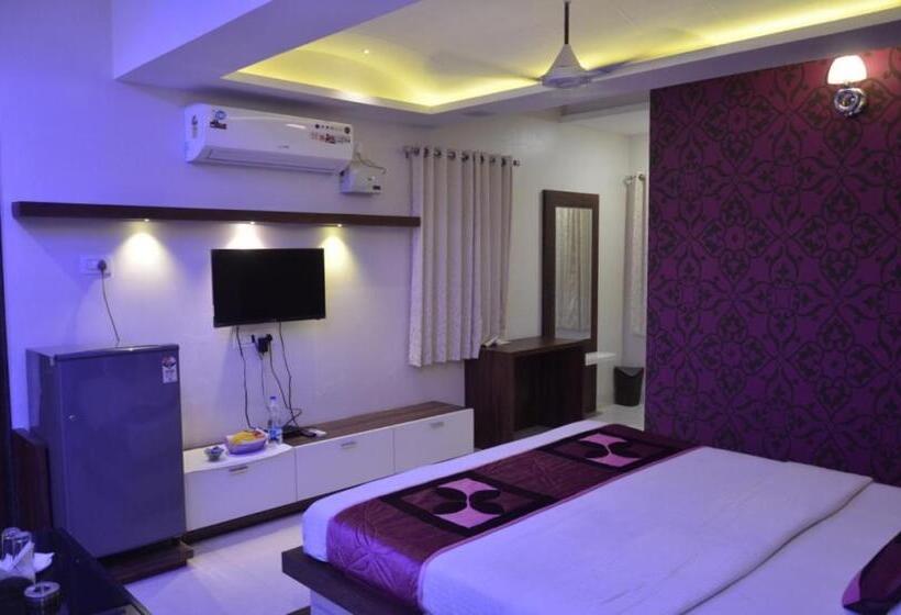 Полулюкс Вид на Сад, Vatika Inn