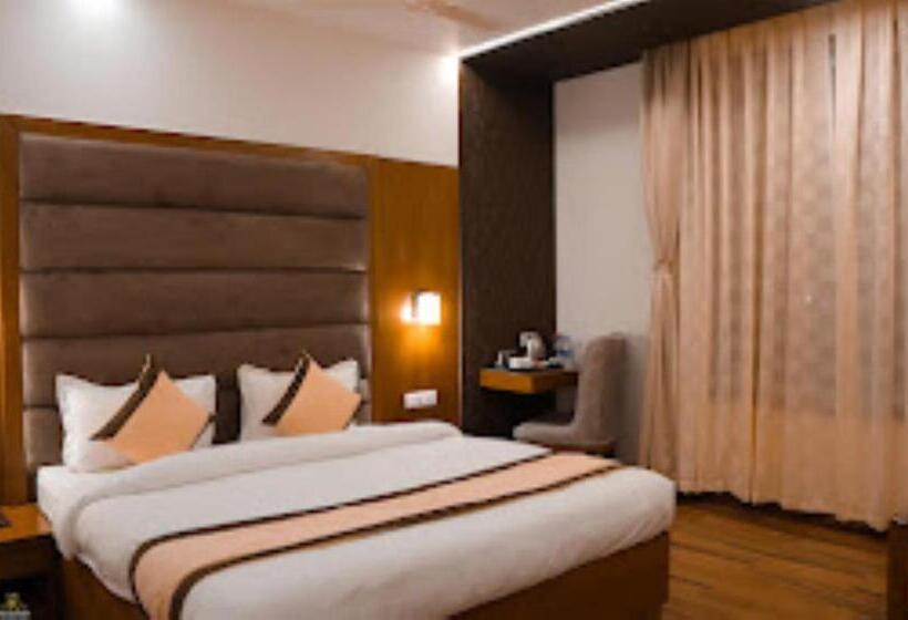 Люкс, Prime Residency,chhatarpur