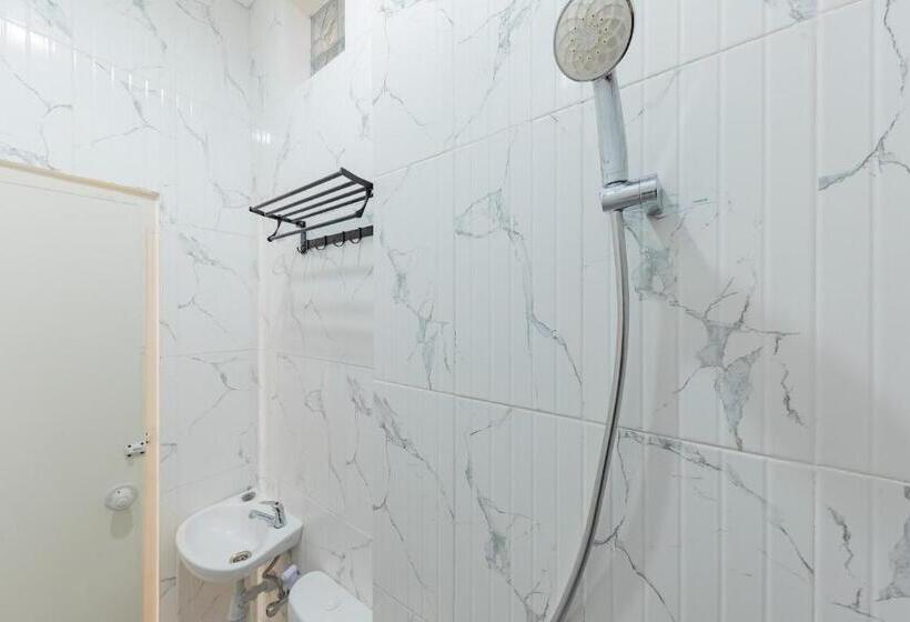 Номер Стандарт, Reddoorz Near Csb Mall Cirebon