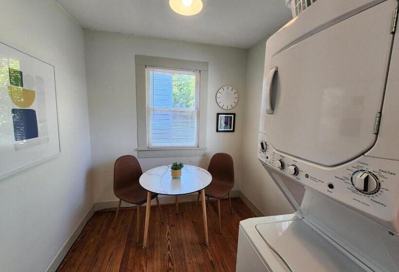 דירת חדר, Cute & Quiet Garage Apt Home
