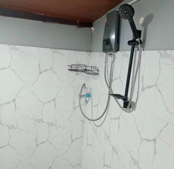 اتاق خانوادگی, Baan Kraziprak บ้านกระซิบรัก
