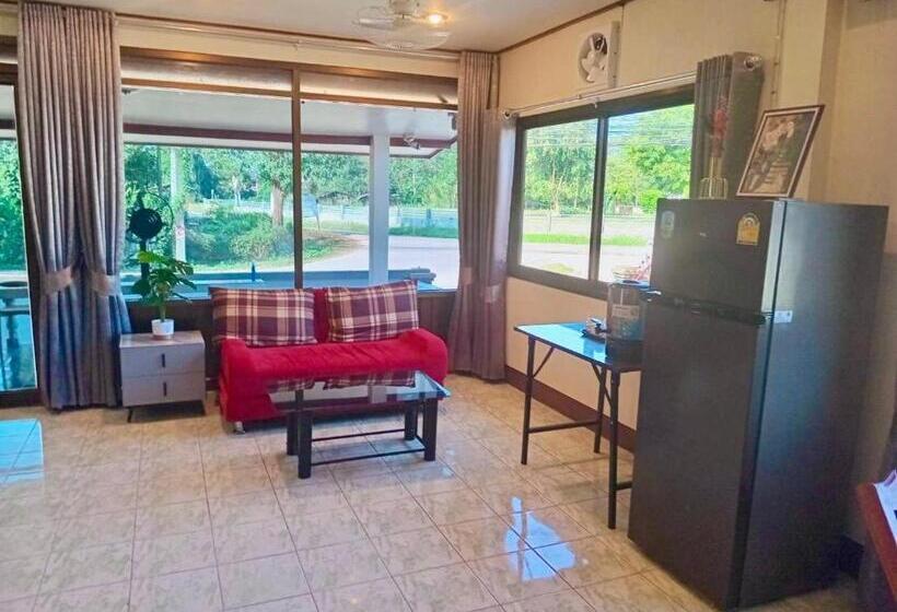 اتاق خانوادگی, Baan Kraziprak บ้านกระซิบรัก