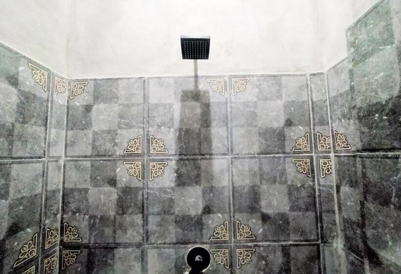 Номер Deluxe, Reddoorz Syariah Near Exit Tol Bojong Pekalongan