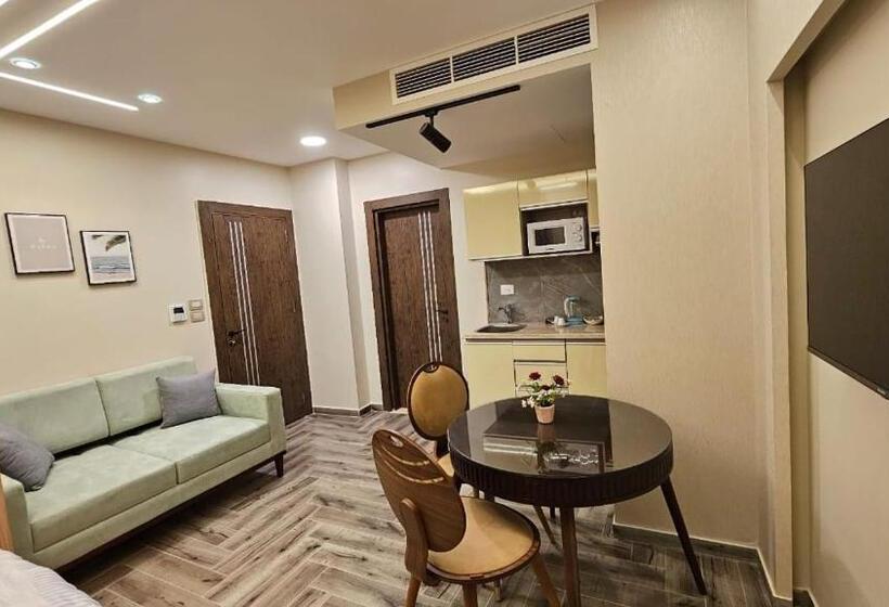 آپارتمان 1 خوابه با چشم‌انداز استخر, Luxury Accommodation
