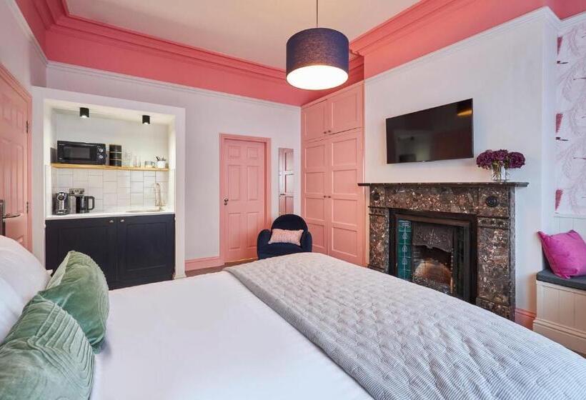 اتاق استاندارد با تخت بزرگ, Arlington House Hotel   Self Check In Suites