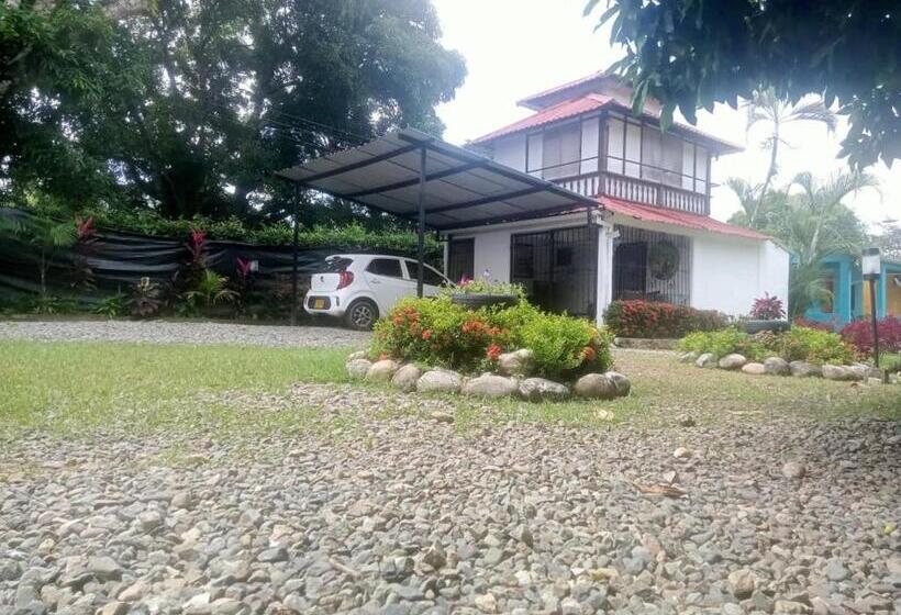 Семейный Номер Вид на Сад, Hospedaje Familar Campestre Villa Alondra
