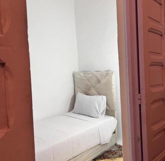 Economy Single Room, Dar Yamna