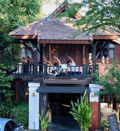 اتاق لوکس, Jambolan Chiangmai