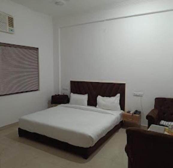Номер Стандарт, Lake View,chhatarpur