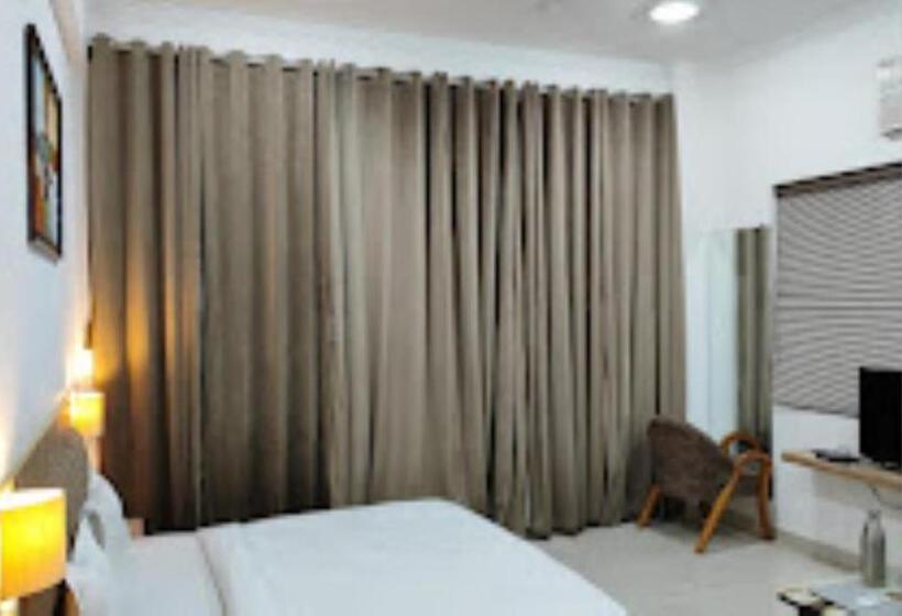 Номер Стандарт Вид на Озеро, Lake View,chhatarpur