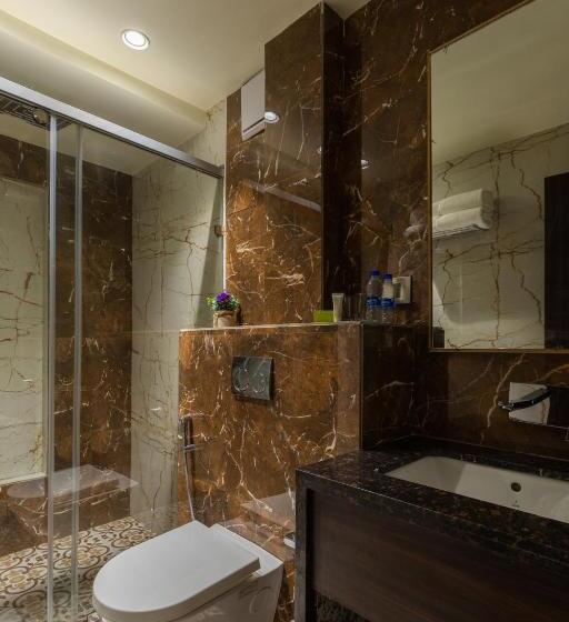 سوییت خانوادگی, Royal Rawal   Luxury Boutique