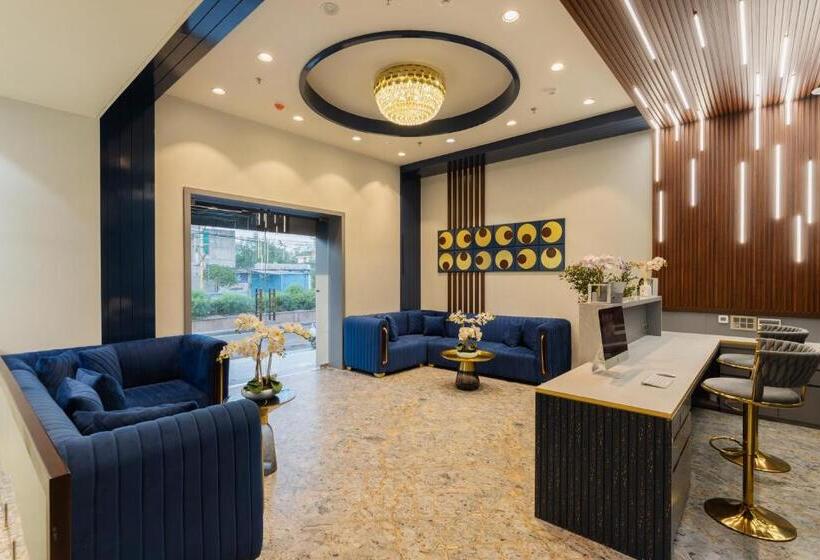 سوییت لوکس, Royal Rawal   Luxury Boutique