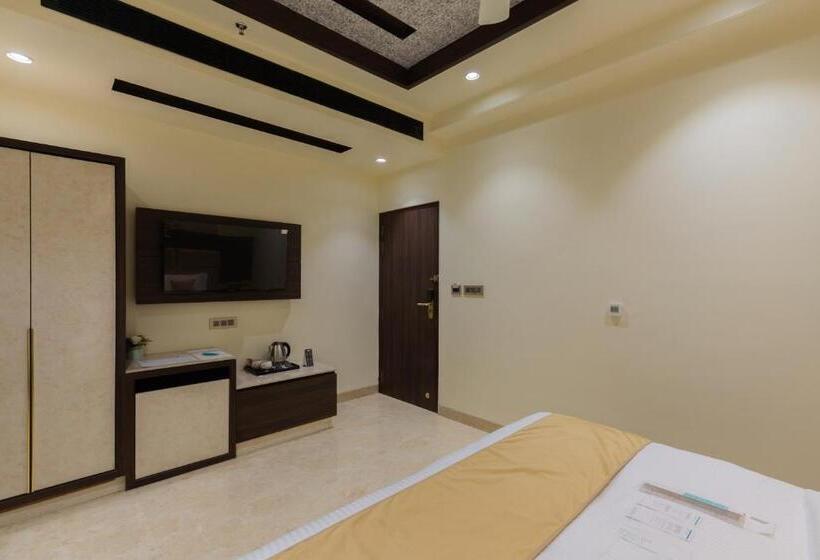 اتاق استاندارد با تخت بزرگ, Royal Rawal   Luxury Boutique