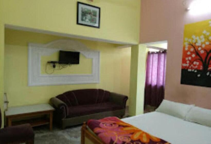 Quarto Deluxe, Anukul Guest House,bodh Gaya