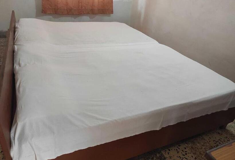 Трехместный Номер Классика, Spot On Nandu Hotels And Motels