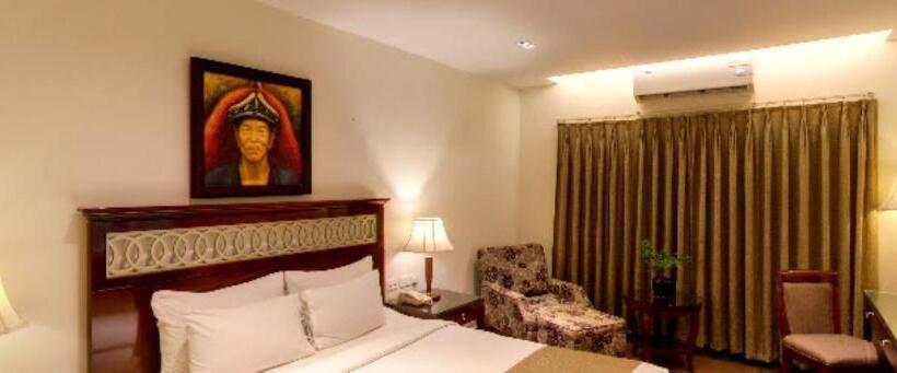 اتاق لوکس با تخت بزرگ, The Greenwood Hotel, Tezpur Assam