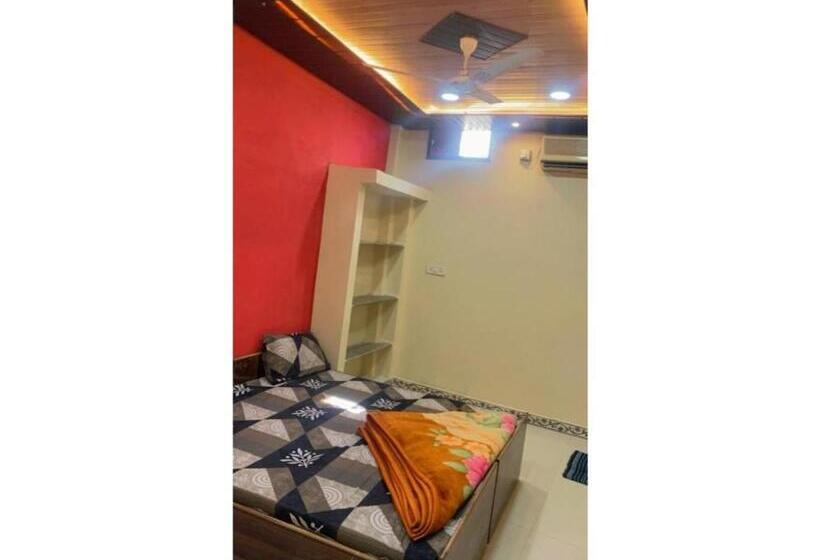 Номер Deluxe, Guru Kripa, Ujjain