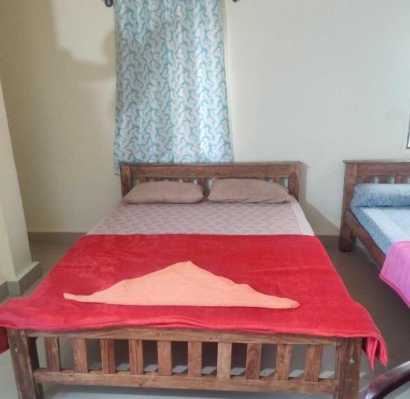 三人经典房间, Oyo Navarang Boarding And Lodging