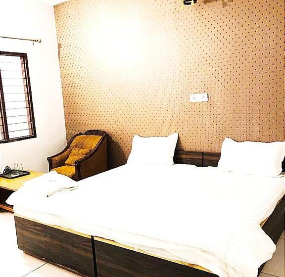 اتاق اکونومی, The Garden    By Sky Group    Special For Families, Couples, Corporate, Groups