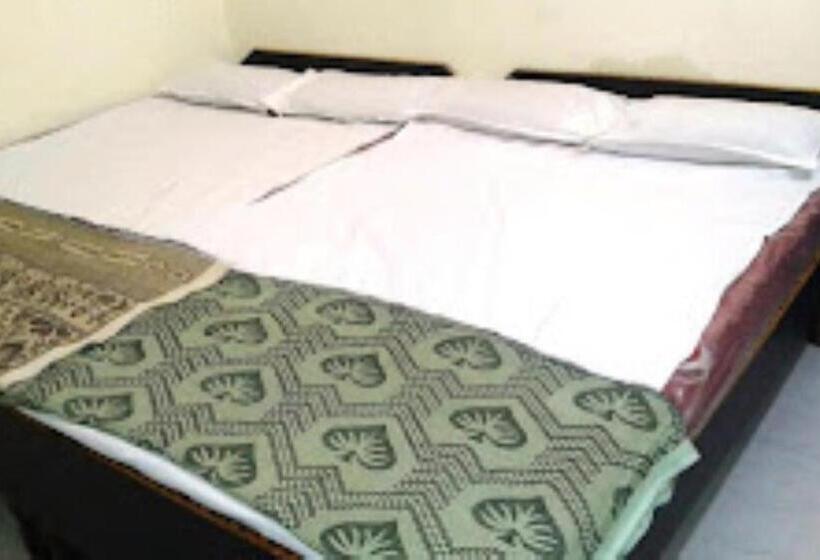 Номер Стандарт, Tuljai Lodge, Tuljapur