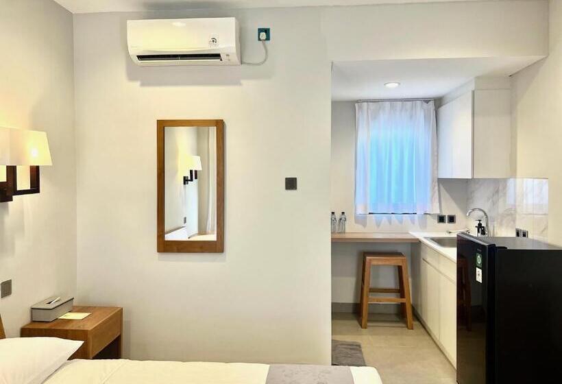 Номер Deluxe, Charlie Guest House