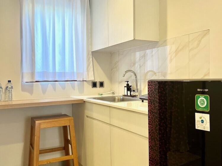 Номер Deluxe, Charlie Guest House
