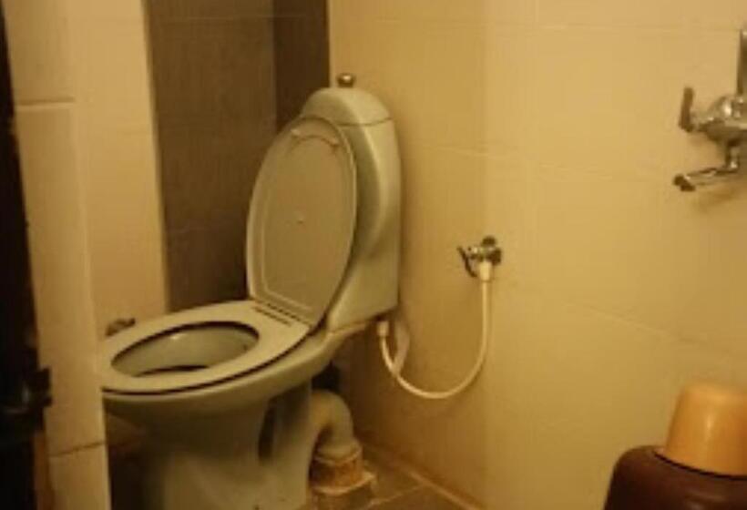 Номер Стандарт Трехместный, Swagstay Hotel Woodlands Nagpur