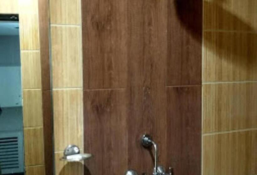 Номер Стандарт Трехместный, Swagstay Hotel Woodlands Nagpur