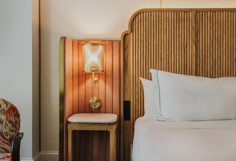 سوییت با چشمانداز باغ, Bardo Savannah