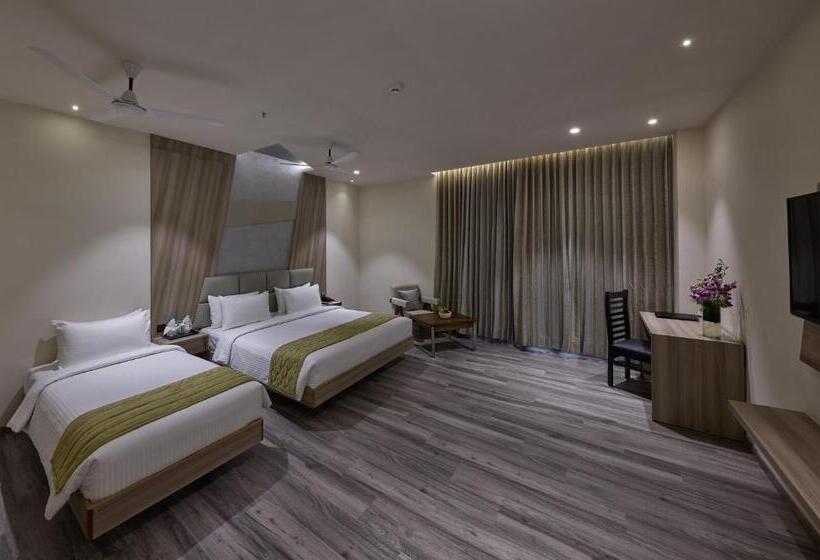 Семейный Номер, Grand Continent Hosur A Sarovar Portico Affiliate