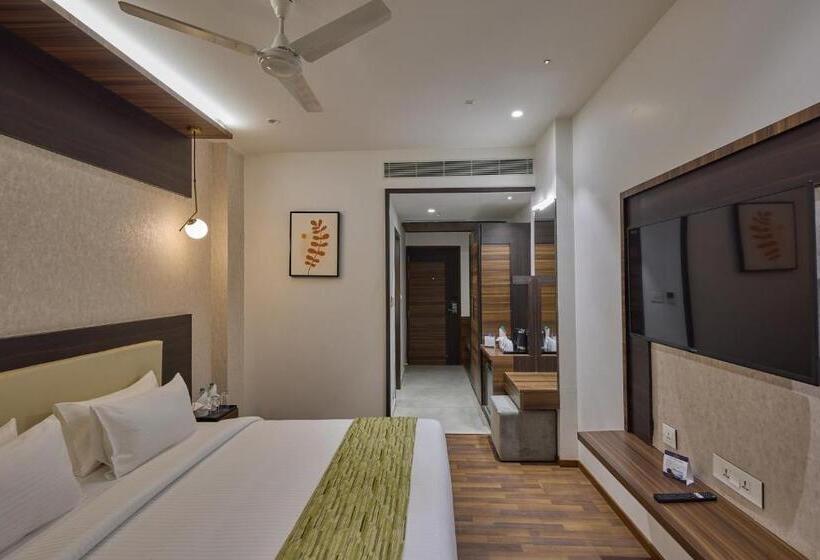 Семейный Номер, Grand Continent Hosur A Sarovar Portico Affiliate