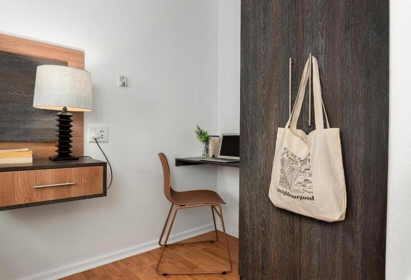Номер Superior, Neighbourgood Ravenscraig