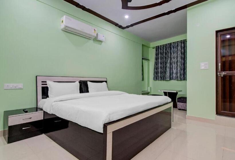 اتاق کلاسیک سه تخته, Oyo Hotel Laxmi Palace