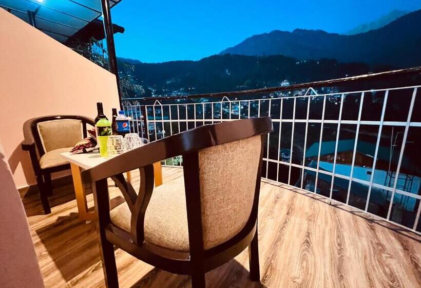 Номер Deluxe с Балконом, The Nest With Open Rooftop Cafe Mecleodganj